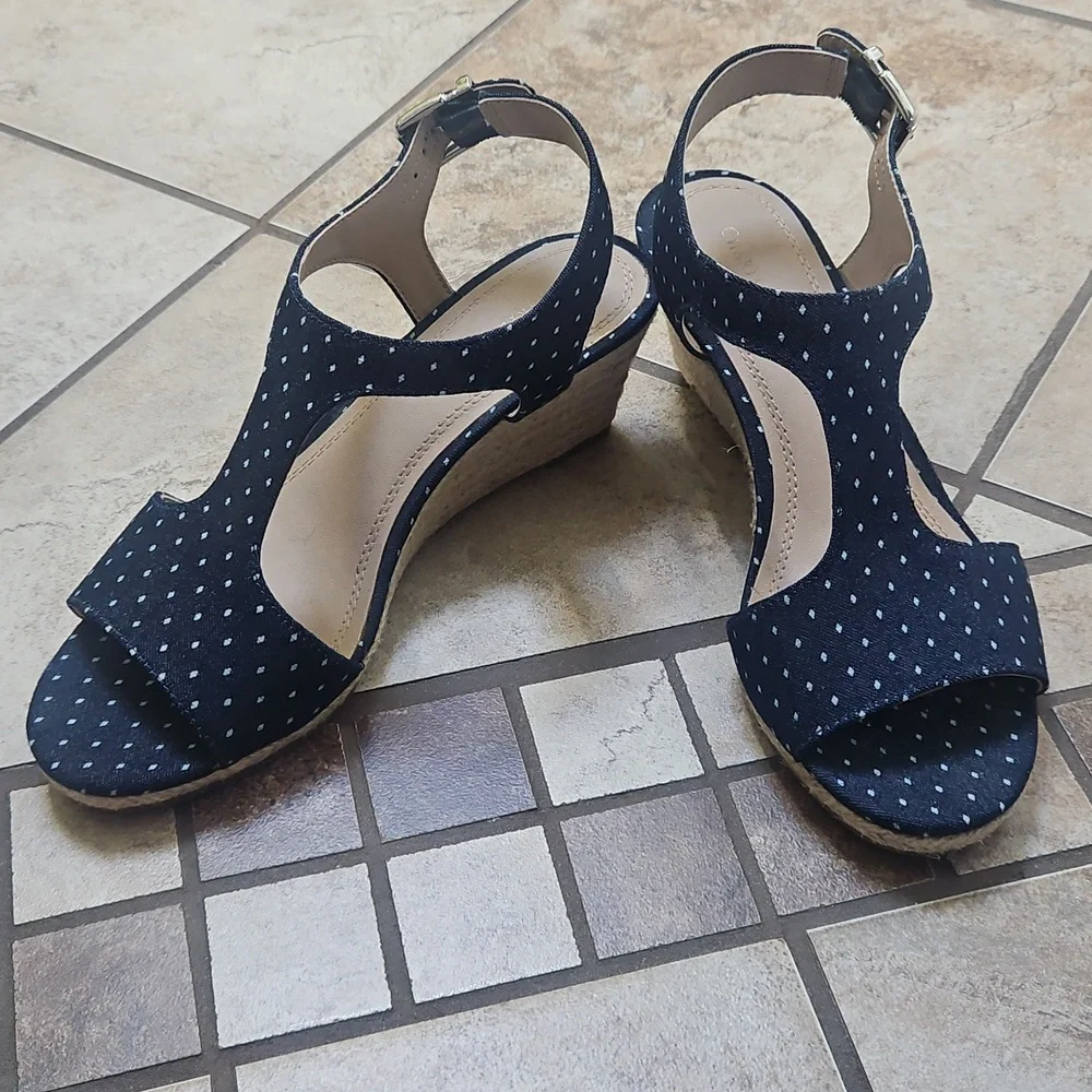 Sandals - Picture 2 of 5